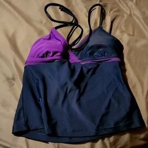 Under armour med swim top